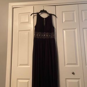 Jessica Howard navy blue evening gown.